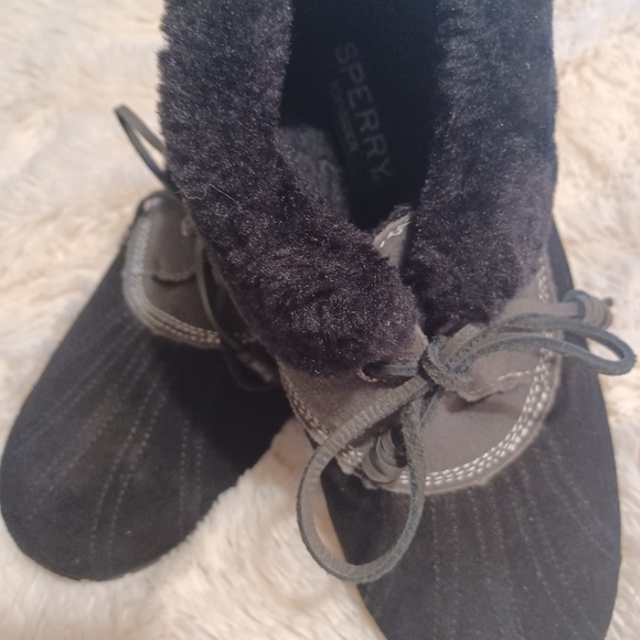 NEW! Womens fur, suede bootie with laces, blk, by Bear traps . SIZE 9 - Picture 4 of 8